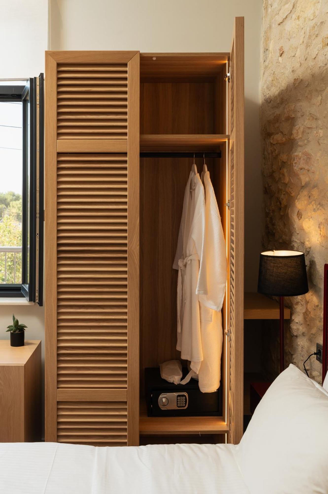Hotell The Alma Khania